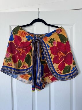 Farm Rio- NWT Shorts Size Large